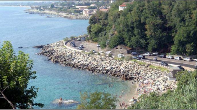 BASTIA  Interdiction de baignade jusqu'à nouvel ordre à la plage de Ficaghjola