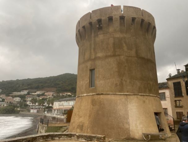 La tour de Miomu a fait peau neuve, elle sera désormais visitable