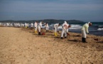 Pollution aux hydrocarbures sur les plages du Var : tout nettoyer "prendra des mois"