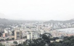 L'île accablée par la pollution atmosphérique et l'effet de foehn