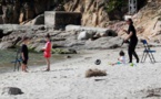 Le ton se durcit,  l'accès aux plages interdit