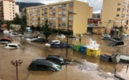 PHOTOS - Inondations à Ajaccio : des personnes bloquées dans leurs véhicules 