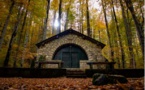  La chapelle de Vizzavona aux couleurs automnales 