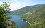 Le barrage de Tolla en état de crue
