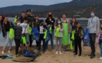 PRUPRIÀ  Journée nettoyage à Mancinu pour l'école de plongée les dauphins du Valinco