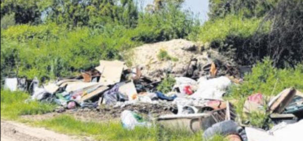 Le sentier des senteurs a sa décharge sauvage...