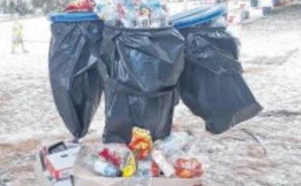 Les poubelles des plages débordent ...