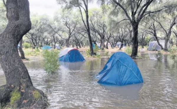 Galeria : douche froide pour le camping Casa di luna