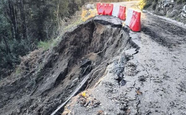 Tolla-Bastelica : route coupée