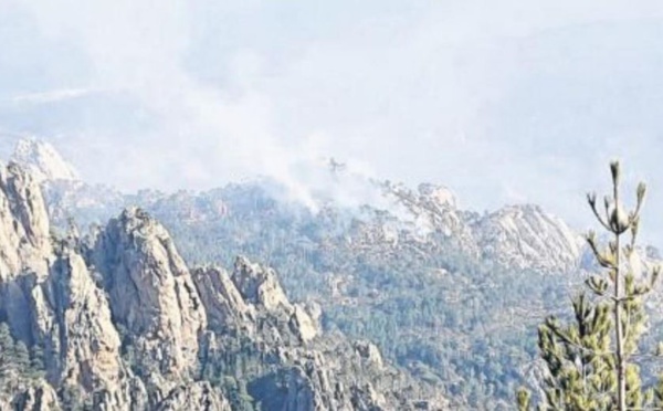 L'incendie de Solaro a baissé d'intensité mais reste très actif