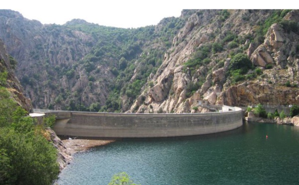 Le barrage de Tolla est passé en état de crue : il est recommandé de ne pas se promener aux abords du Prunelli